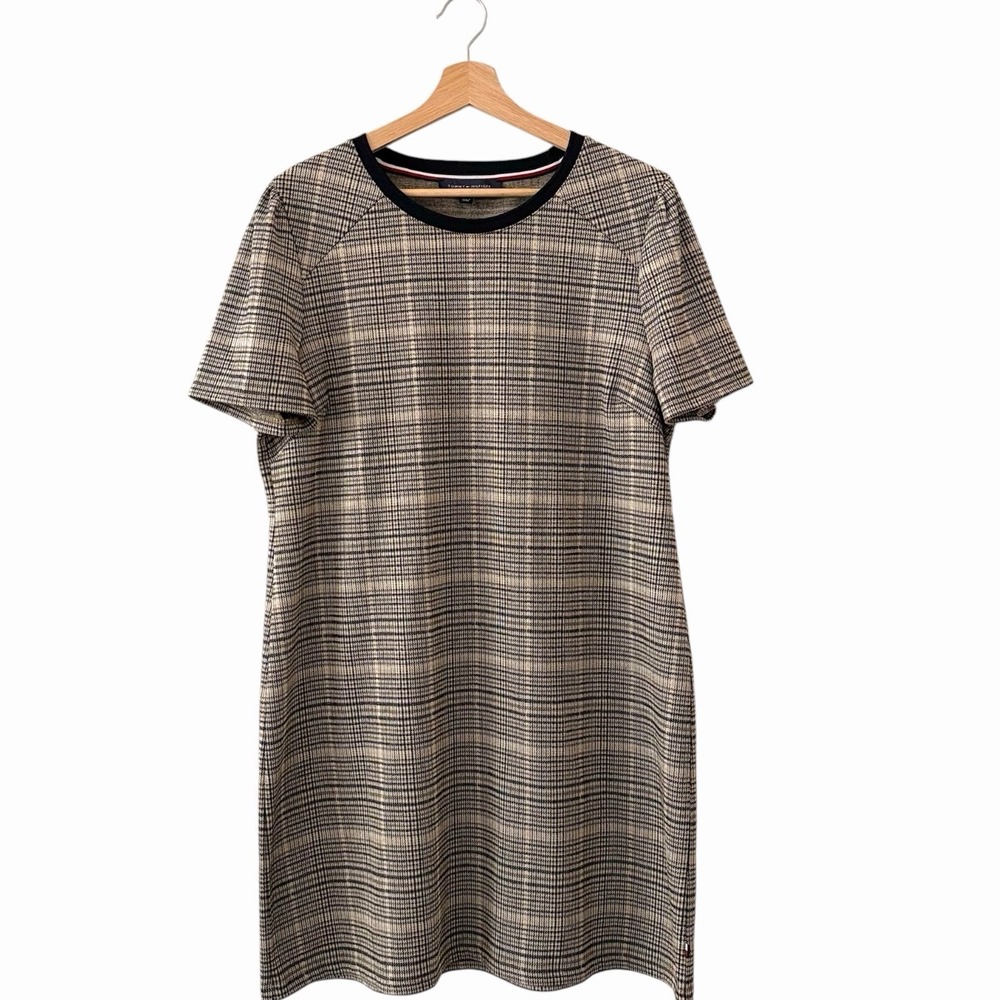 Tommy Hilfiger Women's Plaid Knit Dress Size Large Short Sleeve Beige Black